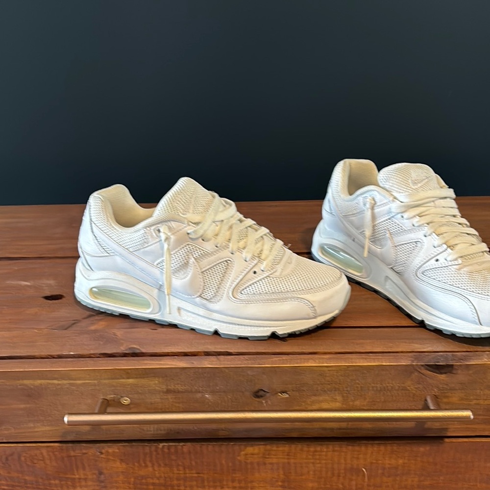 Men’s Nike White Sneakers